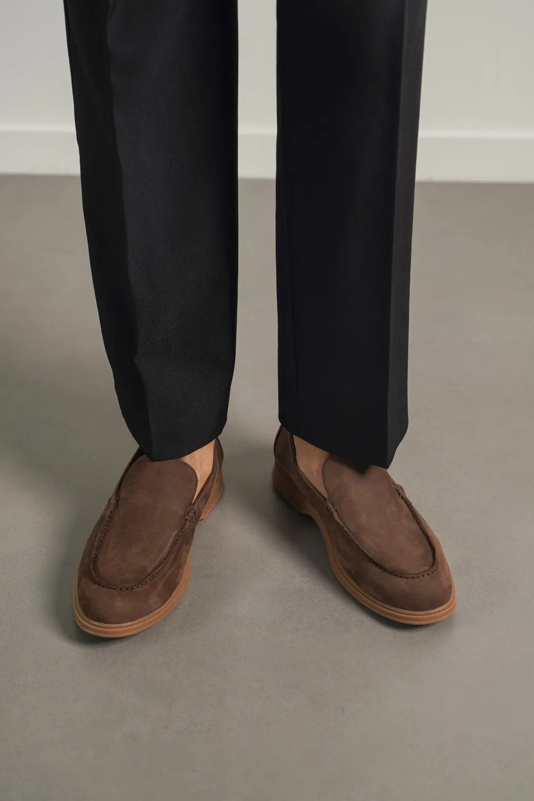 CLASSIC LEATHER LOAFERS