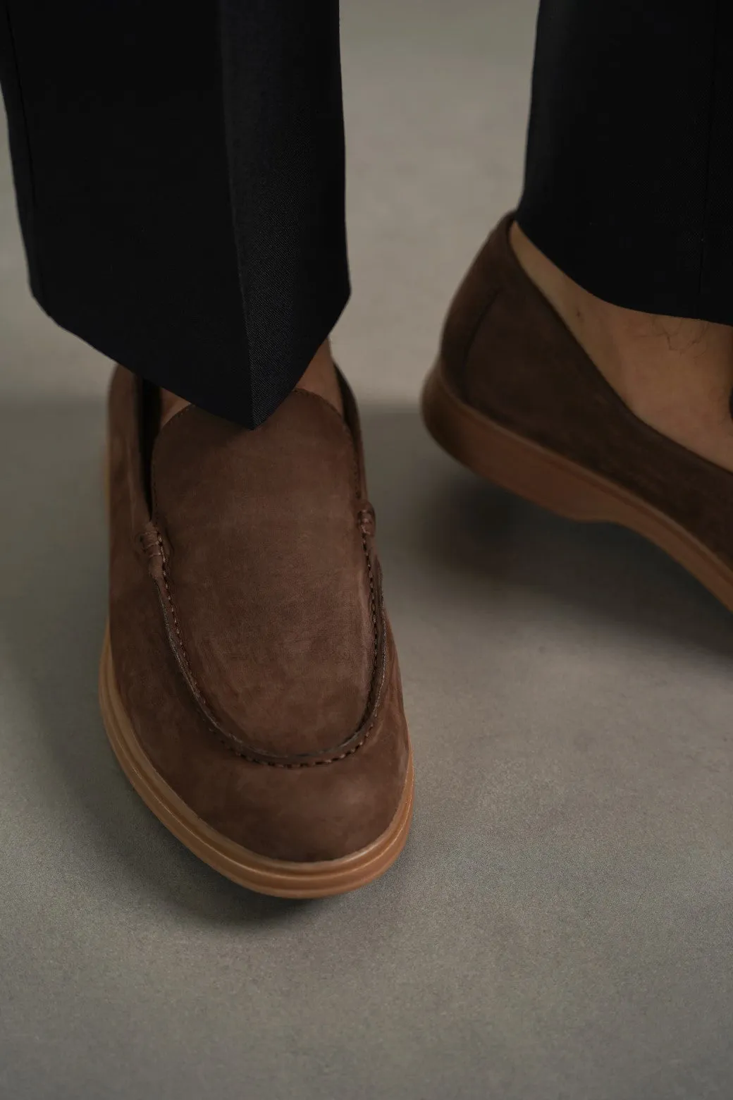 CLASSIC LEATHER LOAFERS