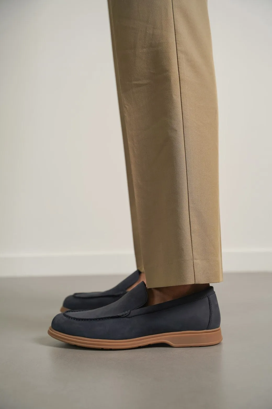 CLASSIC LEATHER LOAFERS