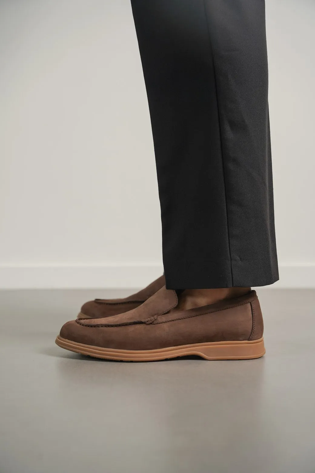 CLASSIC LEATHER LOAFERS
