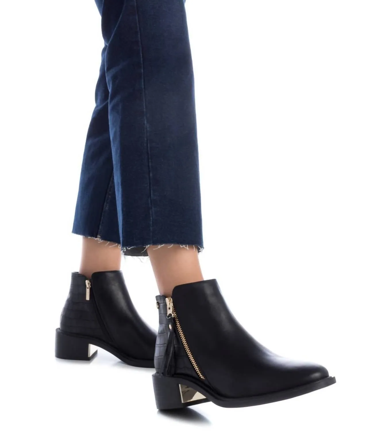 Women's Faux Leather Ankle Boots In Black