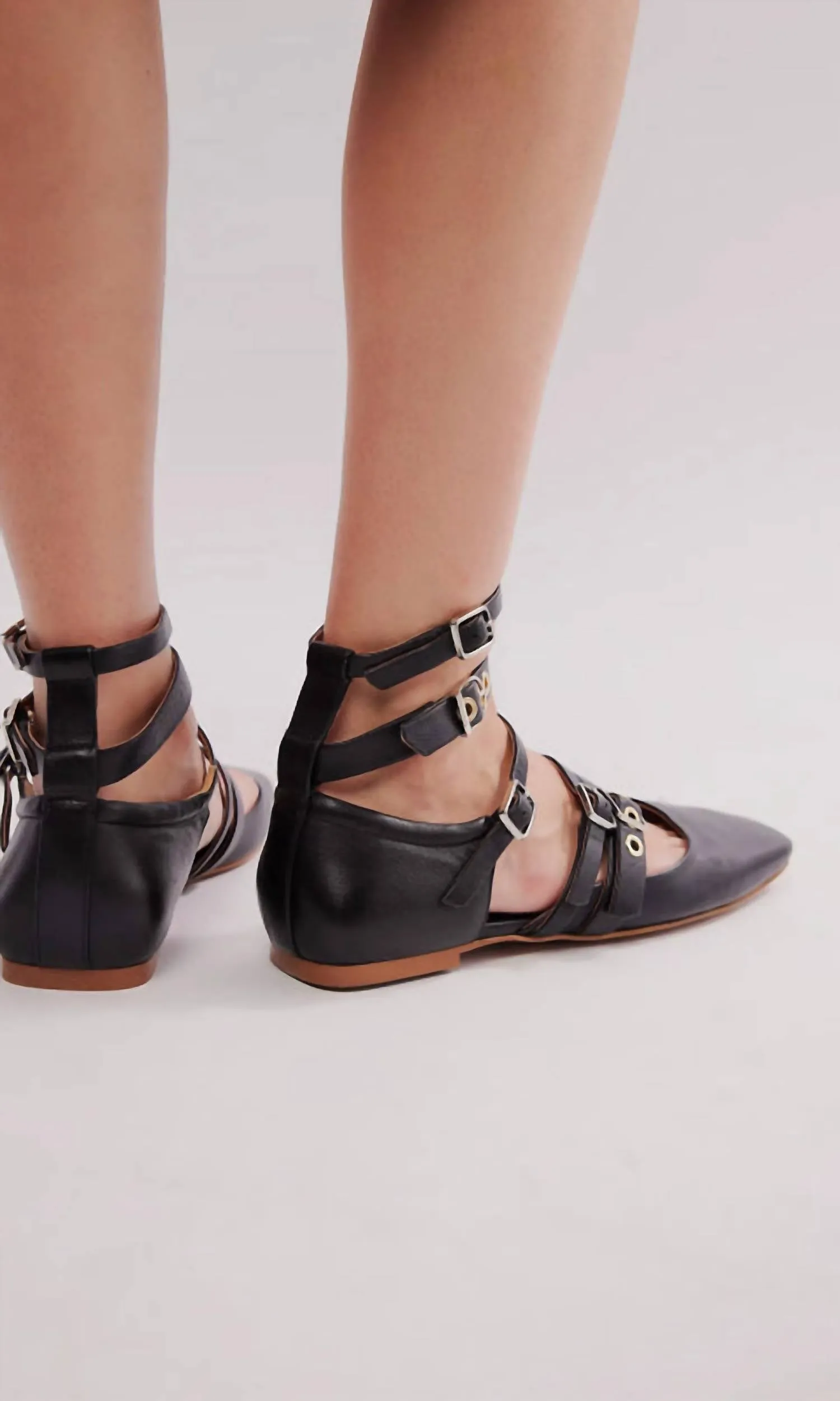 Women's Hart Buckle Ballet Flat Shoe In Black